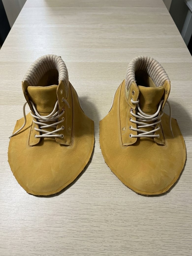 Mustard suede high-top upper with cream collar